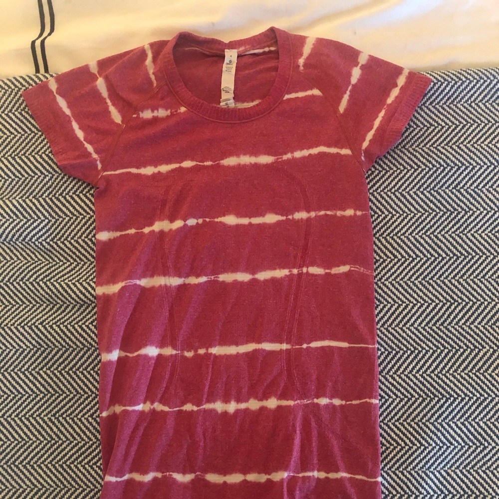 Lululemon Swiftly Tech Short Sleeve size 4